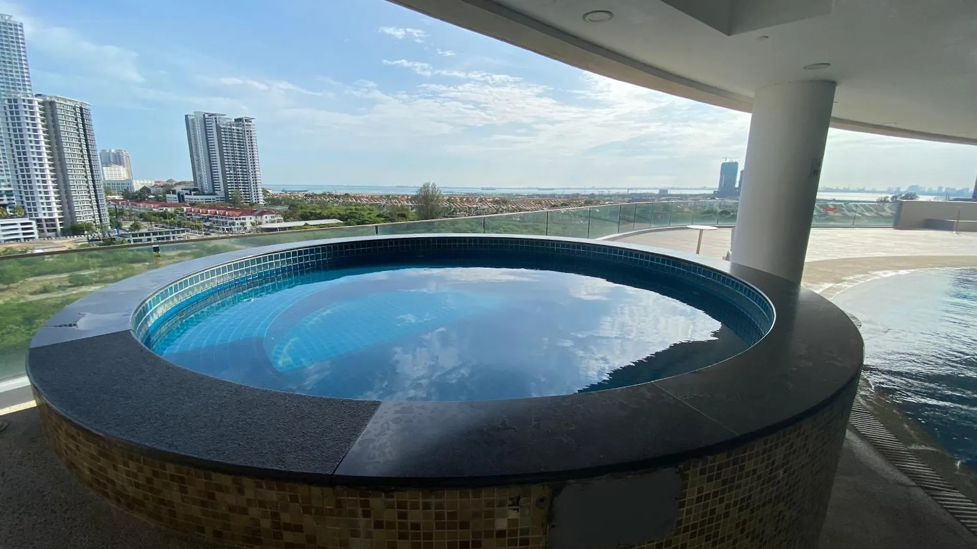 118 Island Plaza By Zenzone88 Otel Tanjung Tokong Malezya