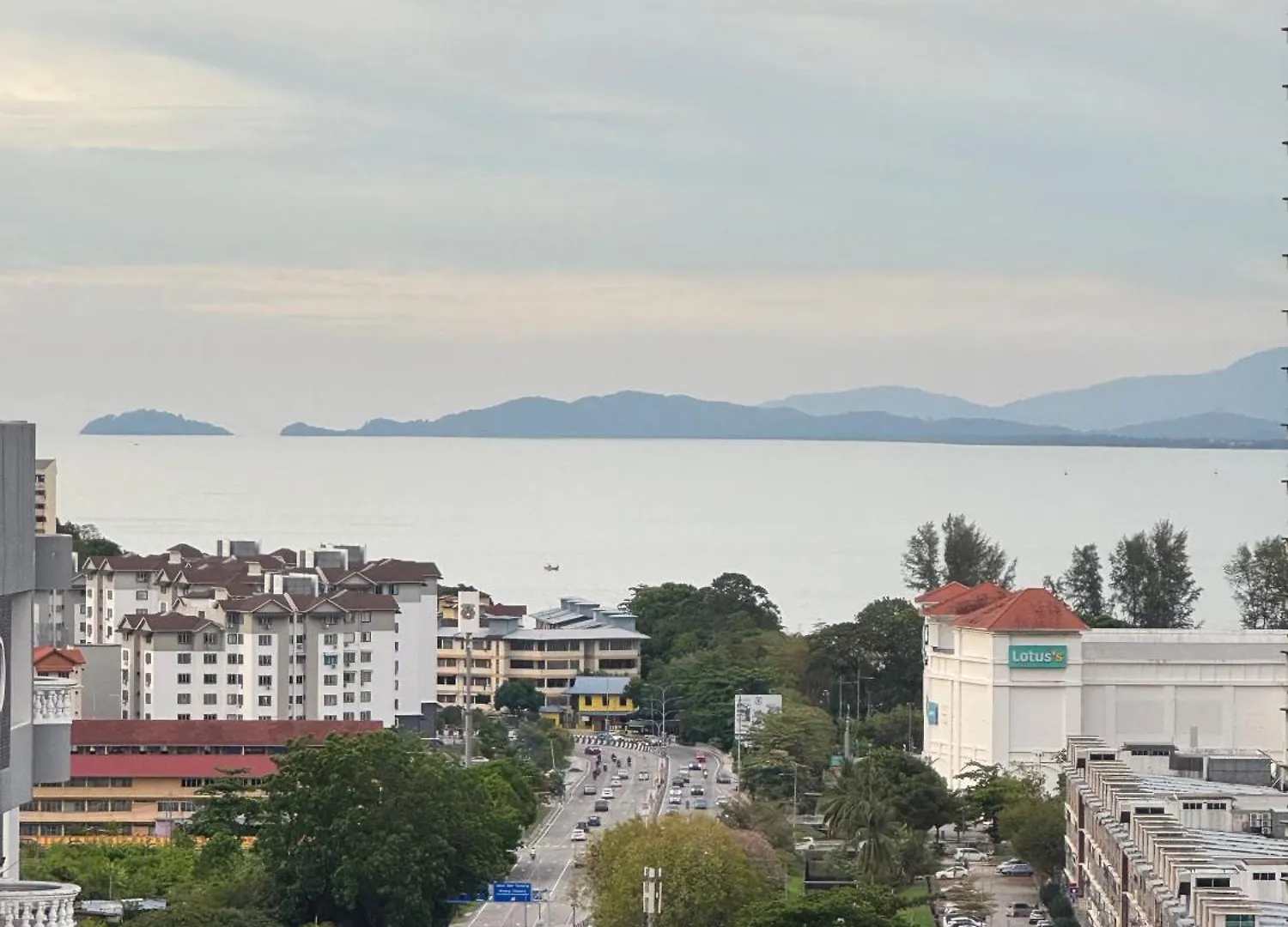 118 Island Plaza By Zenzone88 Otel Tanjung Tokong Konukevi